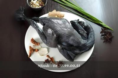 Gà ác nguyên con làm sạch